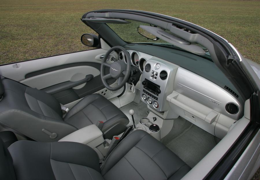 Интерьер Chrysler PT Cruiser Convertible (PT) 2005 года  (WW) (фото 103 из 129)